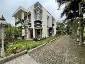 Dijual Villa 2 Lantai 2.616 m² SHM + Toko,Gazebo di Gadog, Harga 6,5M