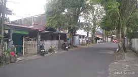 Dijual rumah di Jln Kembang dekat dgn pertigaan Indomaret Jl Bethesda