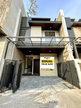 Jual Rumah 3 lt  Raya Dukuh Kupang Timur