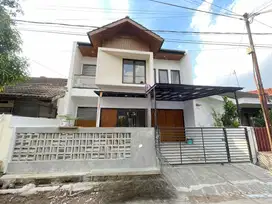 Rumah mewah Modern Area Antapani Kota Bandung