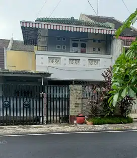 Rumah Tengah Kota Dekat Kampus Asia dan Widyagama
