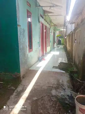 Kontrakan 3 pintu murah dan strategis di jalan raya parung bogor