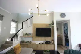 Rumah di Savia furnished ada Kolam Renang dekat exit tol BSD Jor