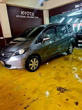 Honda freed psd 2012