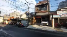 Rumah baru 3 lantai akses jalan 2 mobil strategis