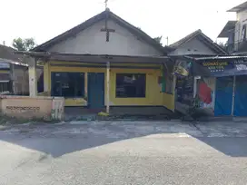 Tanah strategis Bonus bangunan pinggir aspal Ring 1 kampus UMY