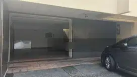 Disewakan rumah di jl Dharmawangsa Kebayoran Baru Jakarta Selatan
