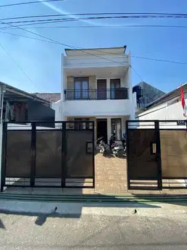 Dijual murah rumah siap huni di komplek cisaranten Arcamanik