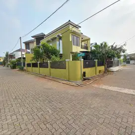 Dijual Rumah Hoek Dekat Stasiun di Villa Gunung Lestari