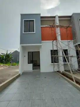 Rumah di belakang plaza Cibubur KPR DP 0% siap huni