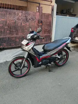 Honda Supra x F1 125 CC helm in th 2014 plat 2029 PJK pnjng mesin ok