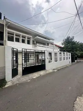 RUMAH SEWA PANGLIMA POLIM KEBAYORAN BARU JAK-SEL