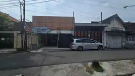 Rumah Hitung Tanah Pusat Kota Dekat Slamet Riyadi Solo