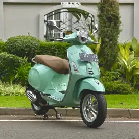 Jual cepat Piaggio Vespa Primavera ABS IGET LED Tahun 2021 warna GREEN
