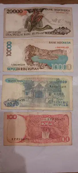Uang kuno Rp. 100,- Rp. 1000,- Rp. 10.000,- Rp. 20.000,-