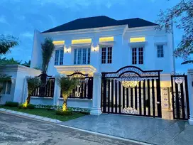 Rumah Mewah Pondok Indah Dengan Kolam Renang Pribadi