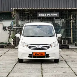 HONDA FREED SD 1.5 A/T 2013 AC DOBLE