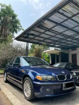 BMW 318i 2003 A/T