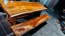 Meja solid trembesi/meja papan utuh/meja makan/meja suar/meja meh