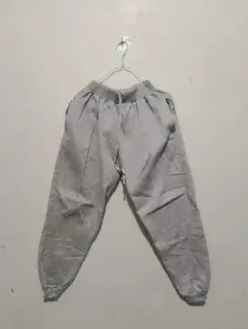 Celana Joggerpants Abu Muda Pria L-XL Second Original