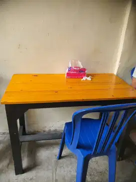 Meja Makan Jati Belanda