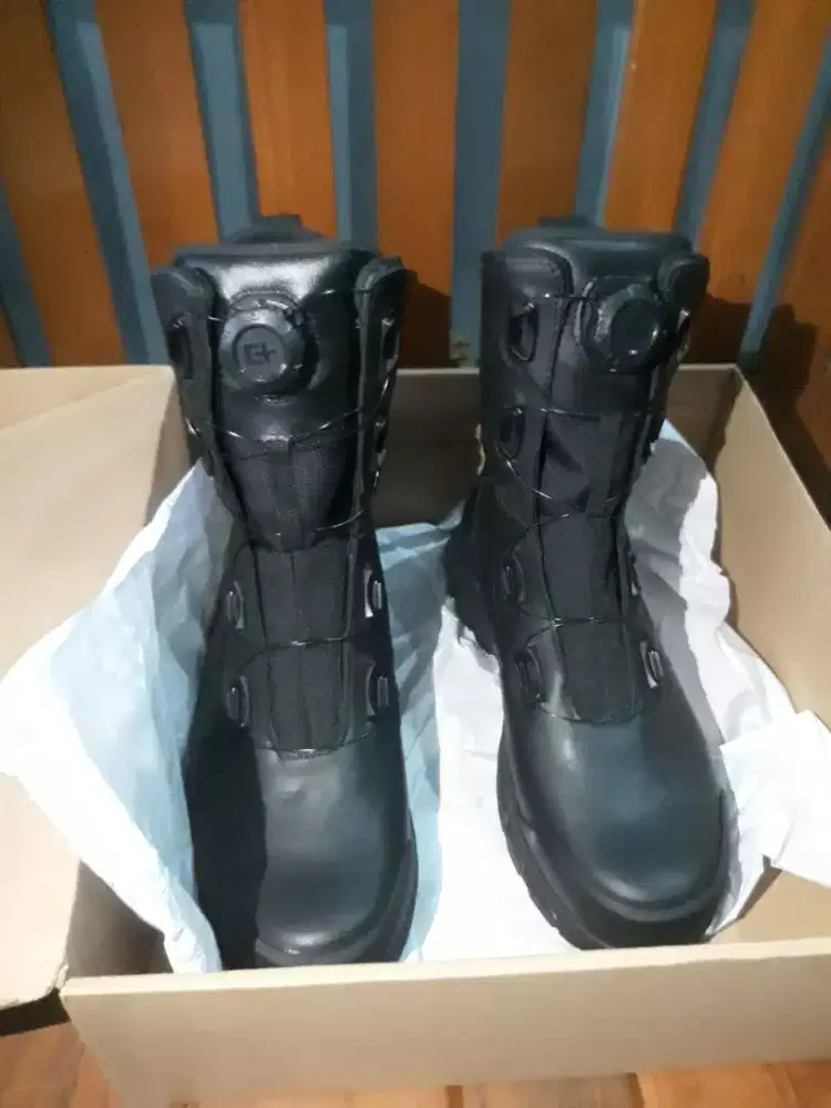 Sepatu Pantofel Tali Putar Ukuran 43