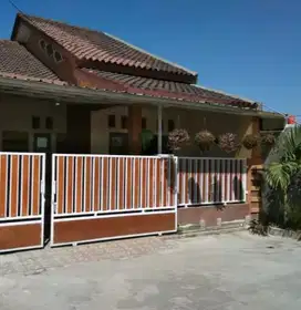 Rumah cantik harga murah di singopuran Kartasura