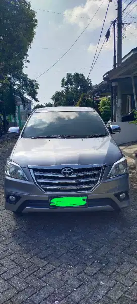 Kijang Innova 2015