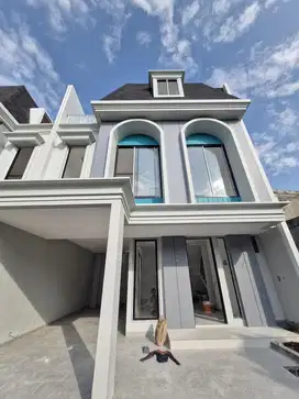 Rumah 3 Lantai Akses Tol, LRT & TMII — Harga Termurah