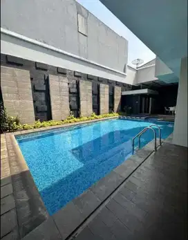 Rumah mewah 2 lantai siap huni di kota wisata