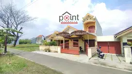 rumah luas bagus bersih murah dekat masjid agung karanganyar