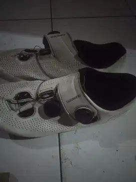 Sepatu sepeda goes