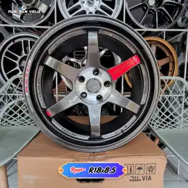 Velg Rays, Te37 Lubang 5
Ring 18 lebar 8,5 pcd. 5x114.3 
et. 37 innova