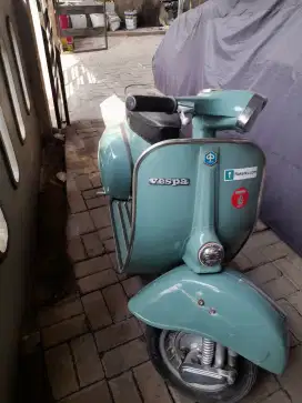Vespa sprint 1977 lengkap bpkb dan stnk