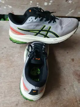 Jual sepatu asics gt 1000 legit original size 42 bisa byar d tempat
