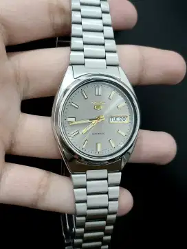 Seiko 5 automatic snxs75k1