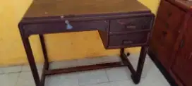 Meja belajar jati