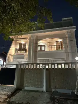 RUMAH MEWAH BARU GAJAHMUNGKUR DEKAT KE AKPOL / RS KARIADI SEMARANG