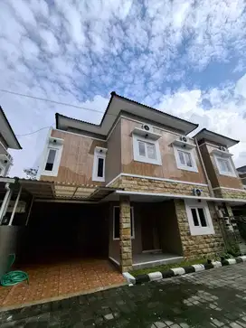 Rumah 2 Lantai Siap Huni Full Furnished