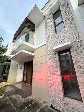 Rumah 2 Lantai, Bebas Banjir di Cluster Summarecon Bekasi