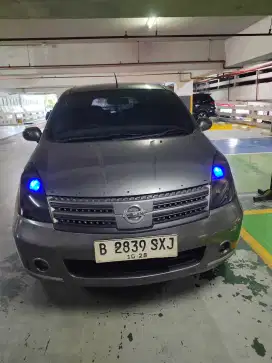 Nissan Grand Livina Ultimate 2010