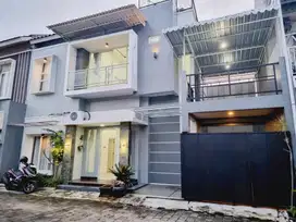 Rumah Cantik 2 Lt Semi Furnish Cluster Gedongan Colomadu KRA
