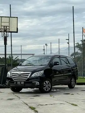Innova V Bensin Matic 2015 KM Low
