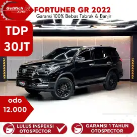 SOLAR!!! TOYOTA FORTUNER 2.8 GR SPORT AT 2022