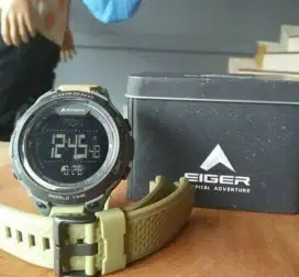 Jam tangan digital pria Eiger Helicon adventure