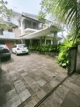 Best Location, Rumah Private pool di Dharmawangsa Kebayoran Baru