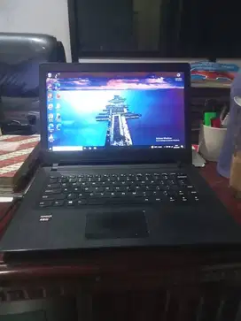 Laptop Lenovo tipis 14 inci