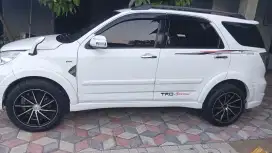 Di jual Terios 2011