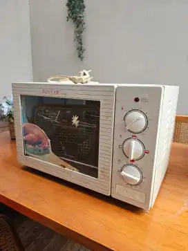 Oven Listrik POYEAR PO-828 second, masih bagus.