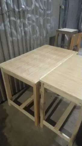 Meja makan ukuran 100x60x75